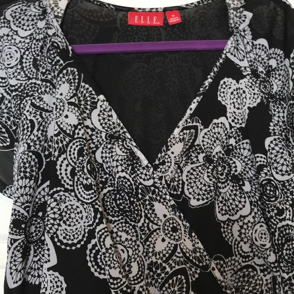 ELLE flowy dress with flutter sleeves 1x - Picture 2 of 10